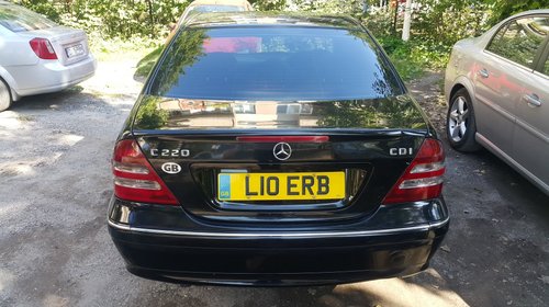 Dezmembrez Mercedes C220 CDI W203