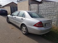 Dezmembrez mercedes c220 din 2004