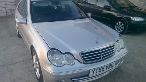 Dezmembrez Mercedes C220cdi 110kw din 2005 facelift