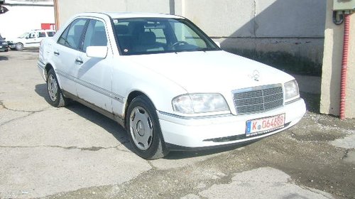 Dezmembrez Mercedes c250 an 1994