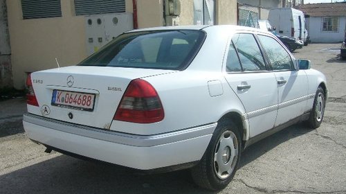 Dezmembrez Mercedes c250 an 1994