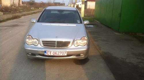 Dezmembrez mercedes c270 cdi 2002 w203