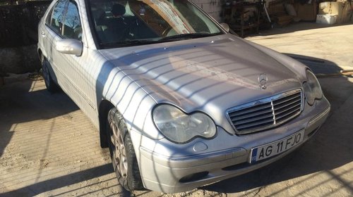 Dezmembrez Mercedes C320 W203