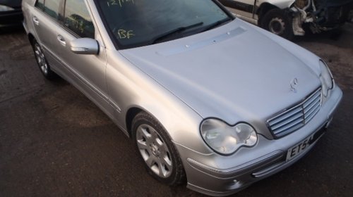 Dezmembrez Mercedes Clasa C (W203), C200, ori