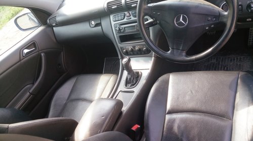 Dezmembrez mercedes classa c in stare buna se vinde si intreaga