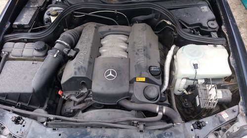 Dezmembrez Mercedes CLK 208 1999 3.2 benzina