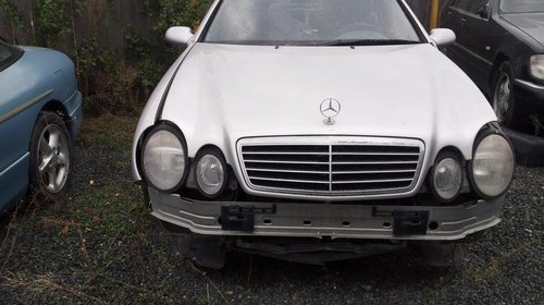 DEZMEMBREZ MERCEDES CLK 208, AN 2000, 2000CMC