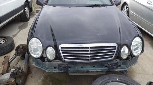 Dezmembrez mercedes clk din 2001