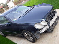 Dezmembrez Mercedes CLK W209, an 2003, 2700d