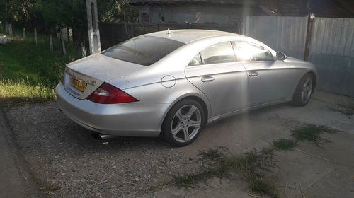 Dezmembrez Mercedes Cls 320