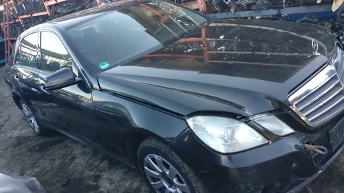 Dezmembrez Mercedes E 220 2010