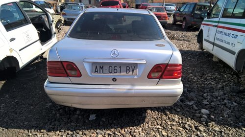 Dezmembrez Mercedes E 250, an 1996, motor 2,5 TD