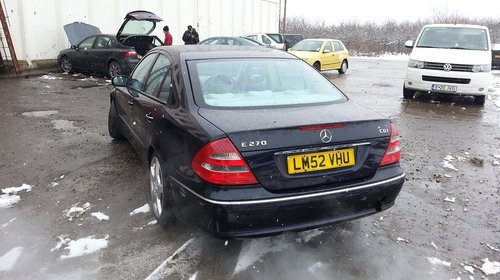 Dezmembrez Mercedes E 270 cdi, an 2002