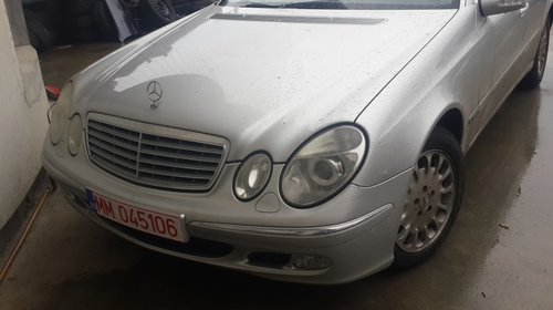 Dezmembrez Mercedes E class 320 cdi 2005