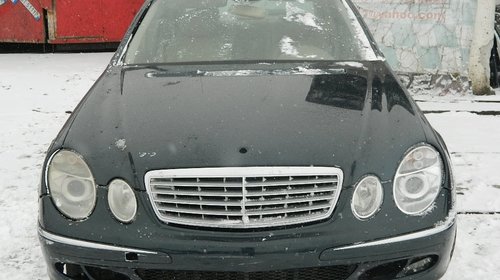 Dezmembrez Mercedes E Class din 2004