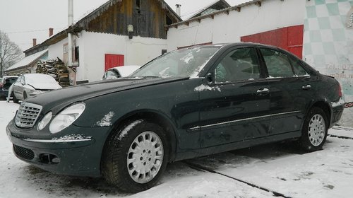 Dezmembrez Mercedes E Class din 2004