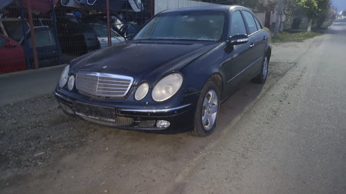 Dezmembrez Mercedes E-Class S211 2004 limuzin