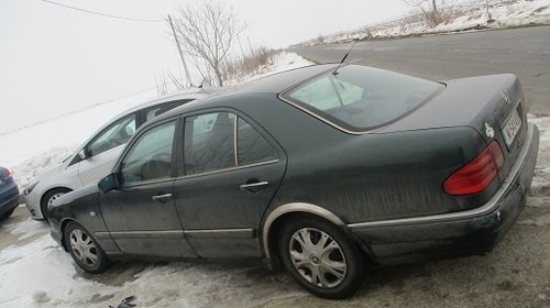 Dezmembrez Mercedes E Class W210 2.2 D 1997