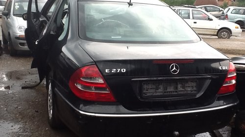 Dezmembrez Mercedes E-CLASS W211 2.7 Diesel