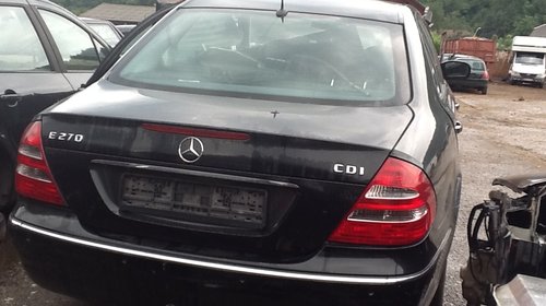 Dezmembrez Mercedes E-CLASS W211 2.7 Diesel