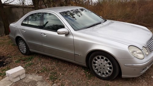 Dezmembrez Mercedes E-CLASS W211 2003 berlina 2.2