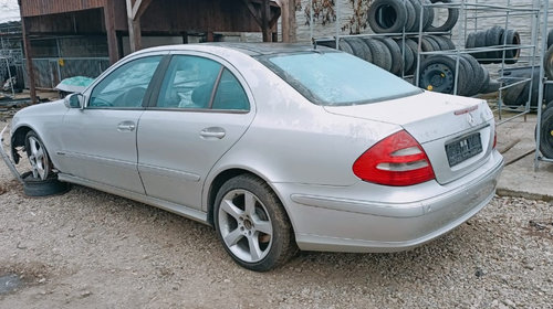 Dezmembrez Mercedes E-Class W211 2003 berlina 3.2