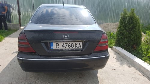 Dezmembrez Mercedes E-CLASS W211 2004 Berlina 2.2