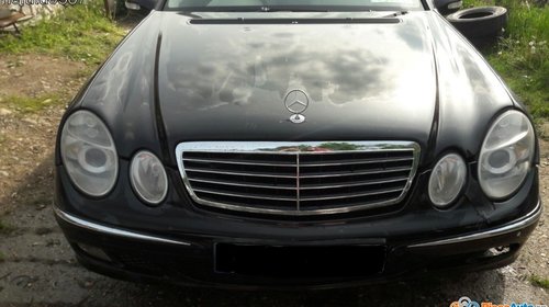 Dezmembrez Mercedes E-CLASS W211 2005 berlina 3.2