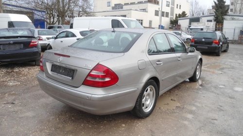 Dezmembrez Mercedes E class w211