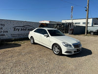 Dezmembrez Mercedes e class w212 motor 3.0 d automat