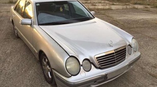 Dezmembrez mercedes E Class