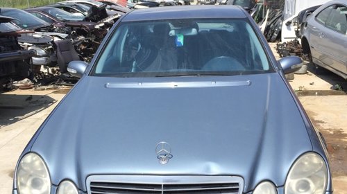 Dezmembrez Mercedes E-classe E220 CDI w211