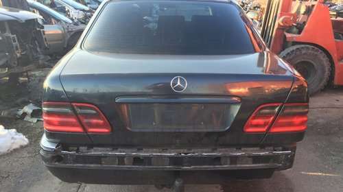 Dezmembrez Mercedes E-classe w210 E300 TD 3.0 TD