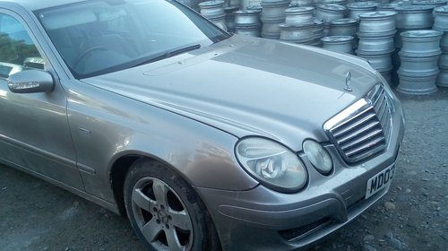 Dezmembrez Mercedes E Klass 2,7 CDI 2003