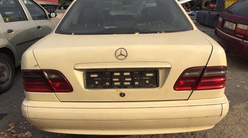 Dezmembrez Mercedes E-Klass din 2001