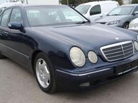 Dezmembrez Mercedes E200 W210 Kompressor, an fabr. 1999, caroserie Sedan