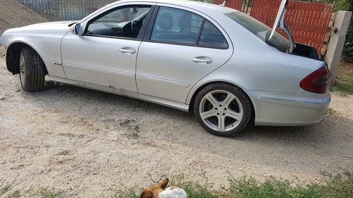 Dezmembrez Mercedes E220 W211 facelift