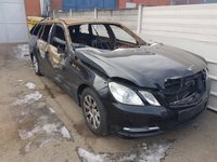 Dezmembrez Mercedes e220