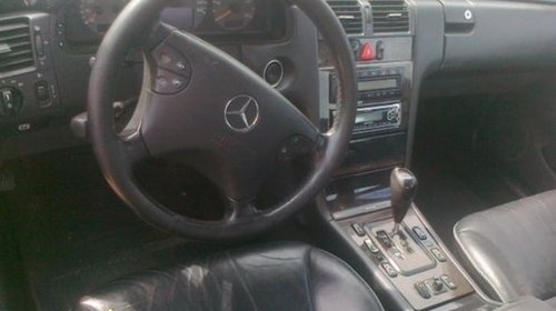 Dezmembrez Mercedes E270 Cdi An 2002