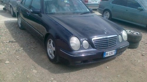 Dezmembrez Mercedes E270 Cdi An 2002