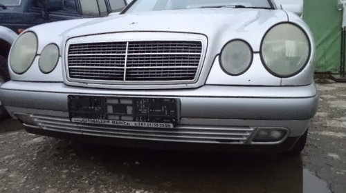 Dezmembrez Mercedes E320 an 1995: motor 3199 cc, benzina