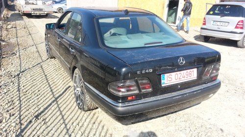 Dezmembrez Mercedes Eclass E240 1996-2001 W210
