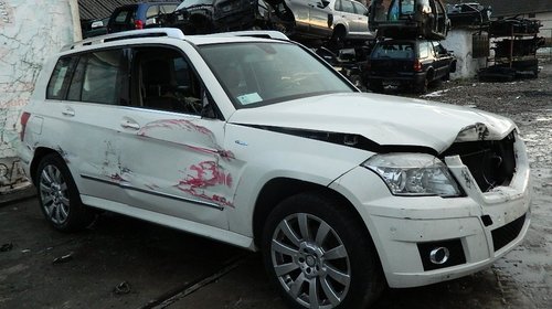 Dezmembrez Mercedes GLK din 2011