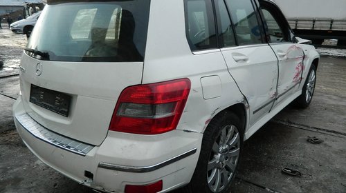 Dezmembrez Mercedes GLK din 2011