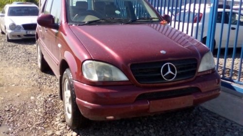 Dezmembrez Mercedes M-CLASS W163 2001 Offroad 2.7 cdi