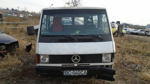 Dezmembrez Mercedes MB 100 1989