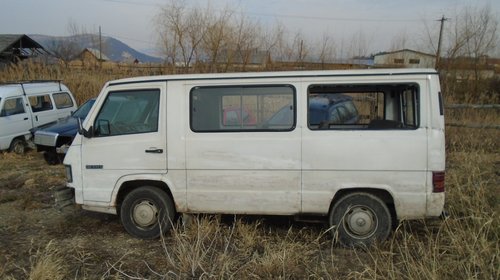 Dezmembrez Mercedes MB 100 1989