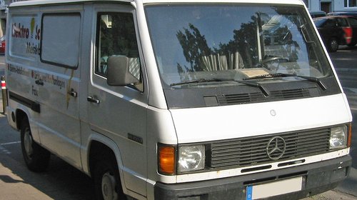 Dezmembrez mercedes mb 100 d orice piese moto