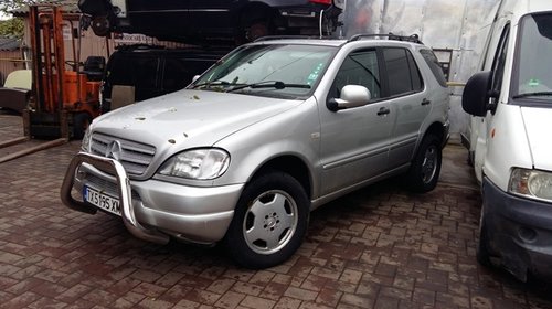 Dezmembrez Mercedes ML 270 CDI W163