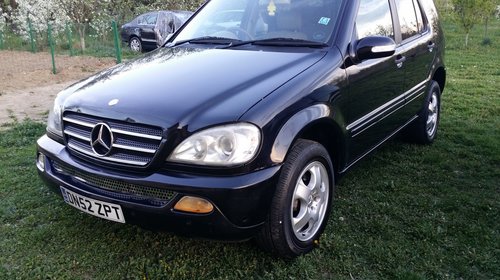 Dezmembrez Mercedes ML 270CDI W163 Facelift 2003